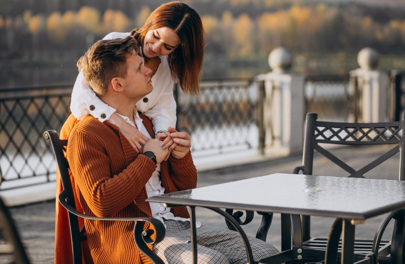 Dinner Escort oder Overnight Date – Welche Begleitung passt zu Ihnen?